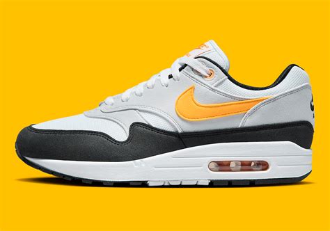 nike air schwarz weiß gold|nike air max 1 white university.